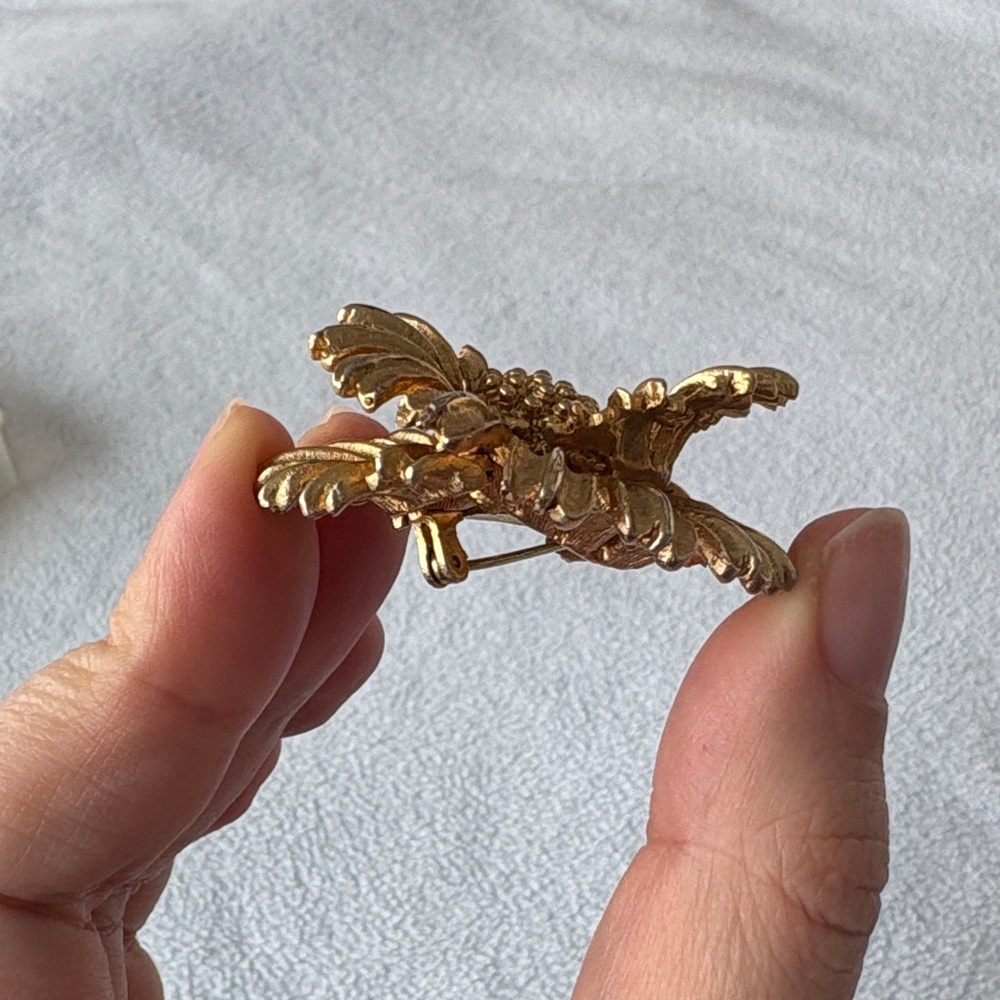 Vintage Coro Gold Floral Brooch - Picture 4 of 8